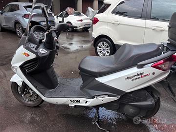 SPENDIDO  SCOOTER TENUTO SEMPRE AL COPERTO