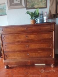 Cassettiera in legno di noce