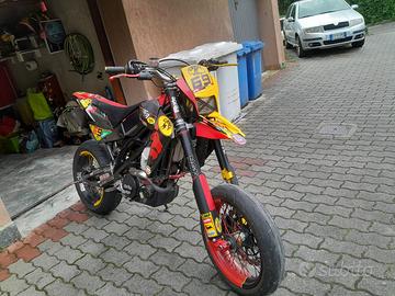 Aprilia sxv 550