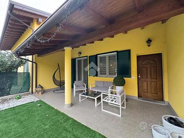 VILLA A SCHIERA A SUNO