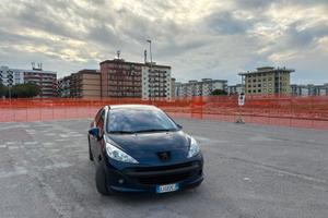 Peugeot 207 1.4 HDI 70 CV 5P. ONE