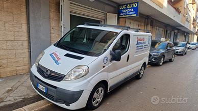 Opel Vivaro 27 2.0d 114cv L1H1