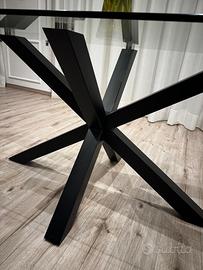 Tavolo vetro gambe metallo nero