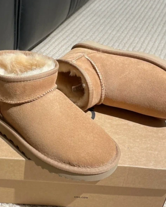 Stivaletti da donna UGG Classic Ultra Mini  EU 39