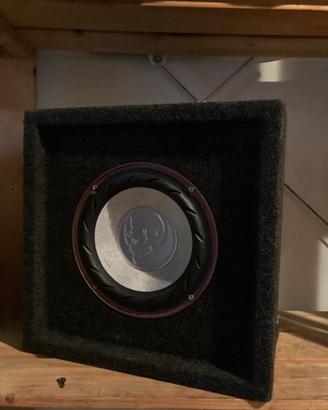 Subwoofer auto