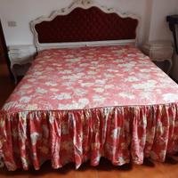 Letto matrimoniale stile barocco con comodini  