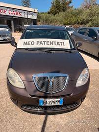 Lancia Ypsilon 1.3 MJT 75 CV Platino