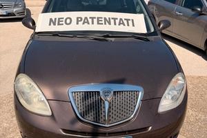 Lancia Ypsilon 1.3 MJT 75 CV Platino