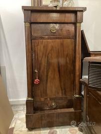 due comodini in noce Impero