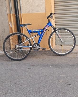 bicicletta random  taglia 26 prezzo trattabile 
