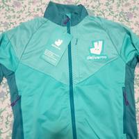 Abbigliamento e borsa Deliveroo per consegne