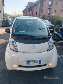 Peugeot iOn Full Electric – Area C e Sosta gratis