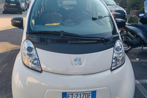 Peugeot iOn Full Electric – Area C e Sosta gratis