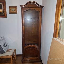 Fuciliera in legno massello con anta in vetro