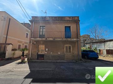 Casa Indipendente Due Livelli Da Ristrutturare