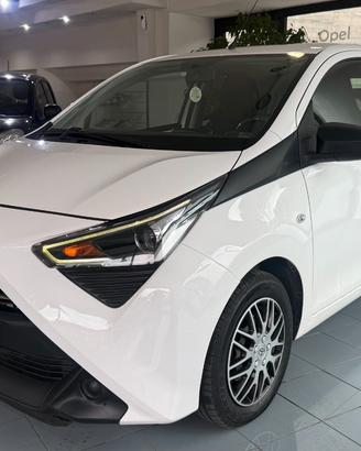 Toyota Aygo II 2018 5p 1.0 x-business 72cv KM 6519