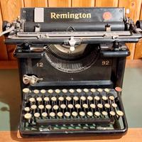 macchina da scrivere vintage 
