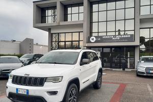 Jeep Grand Cherokee 3.0 V6 CRD 250 CV Multijet II 