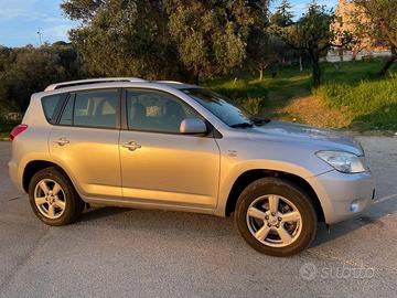 Toyota RAV4 Luxury - Anno 2006 - 143.000 km