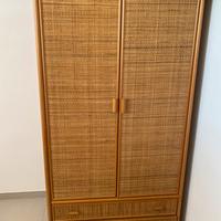 Armadio e comodini in rattan e bambù