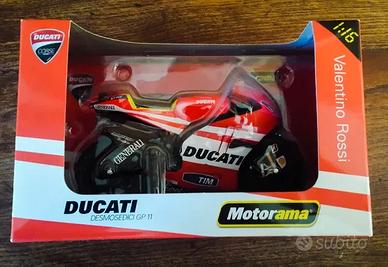 Modellino Ducati Valentino Rossi 1:16. Ancora nell