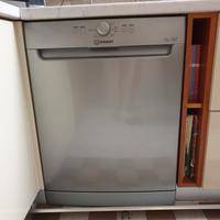 Lavastoviglie indesit 