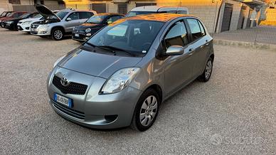 Toyota Yaris 1.0 5 porte Sol