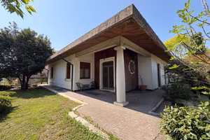 Villa di 277 m² con più di 5 locali e box auto a M