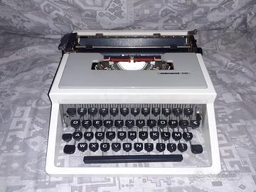 Macchina da scrivere Underwood 310