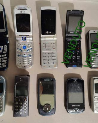 Lotto di n.8 cellulari vintage da collezione