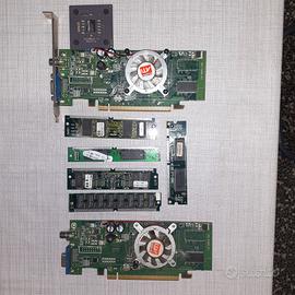 Materiale vario per vecchi PC, schede e memorie.
