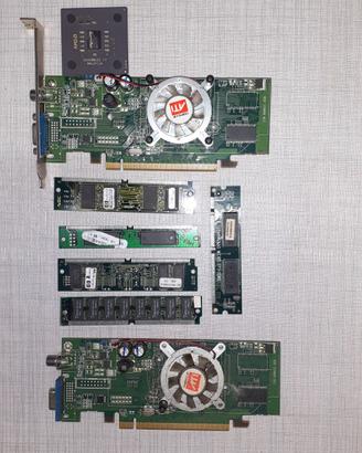 Materiale vario per vecchi PC, schede e memorie.