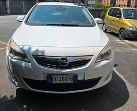 Opel Astra 1.4 100CV 5 porte Cosmo