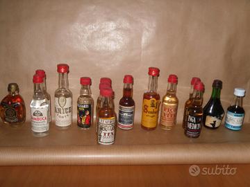 collezione di bottigliette mignon