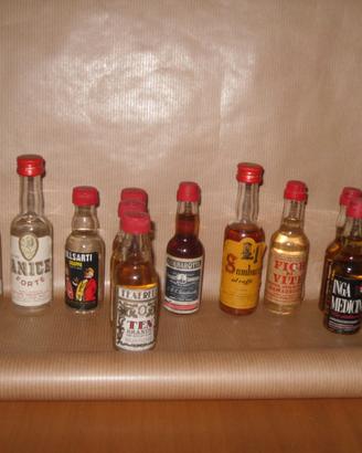 collezione di bottigliette mignon