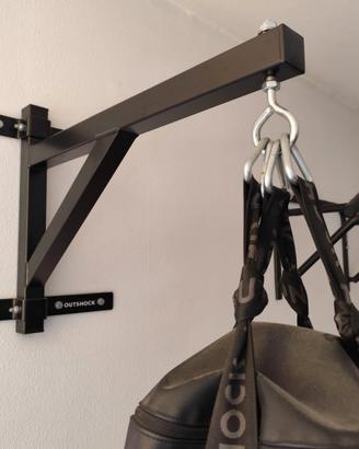 Sacco boxe 32kg e barra multifunzione per trazioni