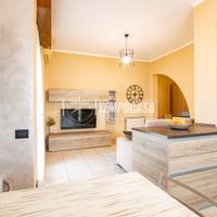 TRILOCALE SENZA SPESE CONDOMINIALI CON BOX DOPPIO