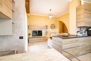 TRILOCALE SENZA SPESE CONDOMINIALI CON BOX DOPPIO