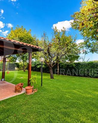 Villa o villino Calderara di Reno [V115VRG]