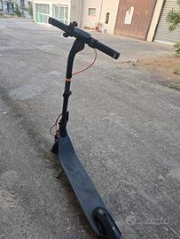 Monopattino elettrico SEGWAY NINEBOT E2+ V2