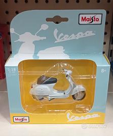Modellino  1:18 Vespa Piaggio 50 Special Maisto 