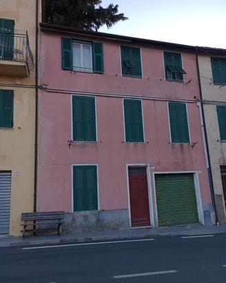 Trilocale arredato con terrazza