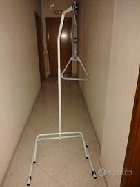 Sollevamalati con base a pavimento