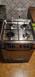 Cucina indesit a gas con forno elettrico ventilato