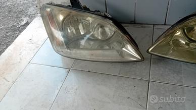 fanali completi Ford c max 2006