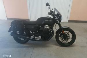 Moto Guzzi V7 Night Pack - PARI AL NUOVO