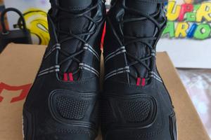 stivaletti moto 40 usati pochissime volte 