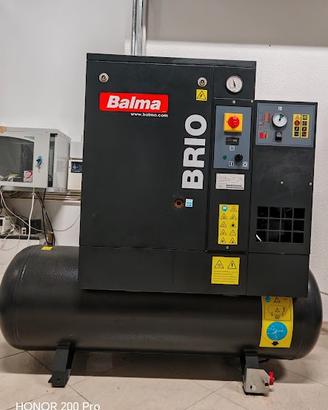 Compressore a vite silenziato con essiccatore