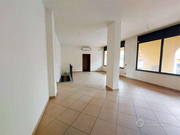 FIGLINE - FONDO COMMERCIALE CON DEPOSITO