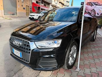 Audi Q3 2.0 TDI 120 CV S-LINE